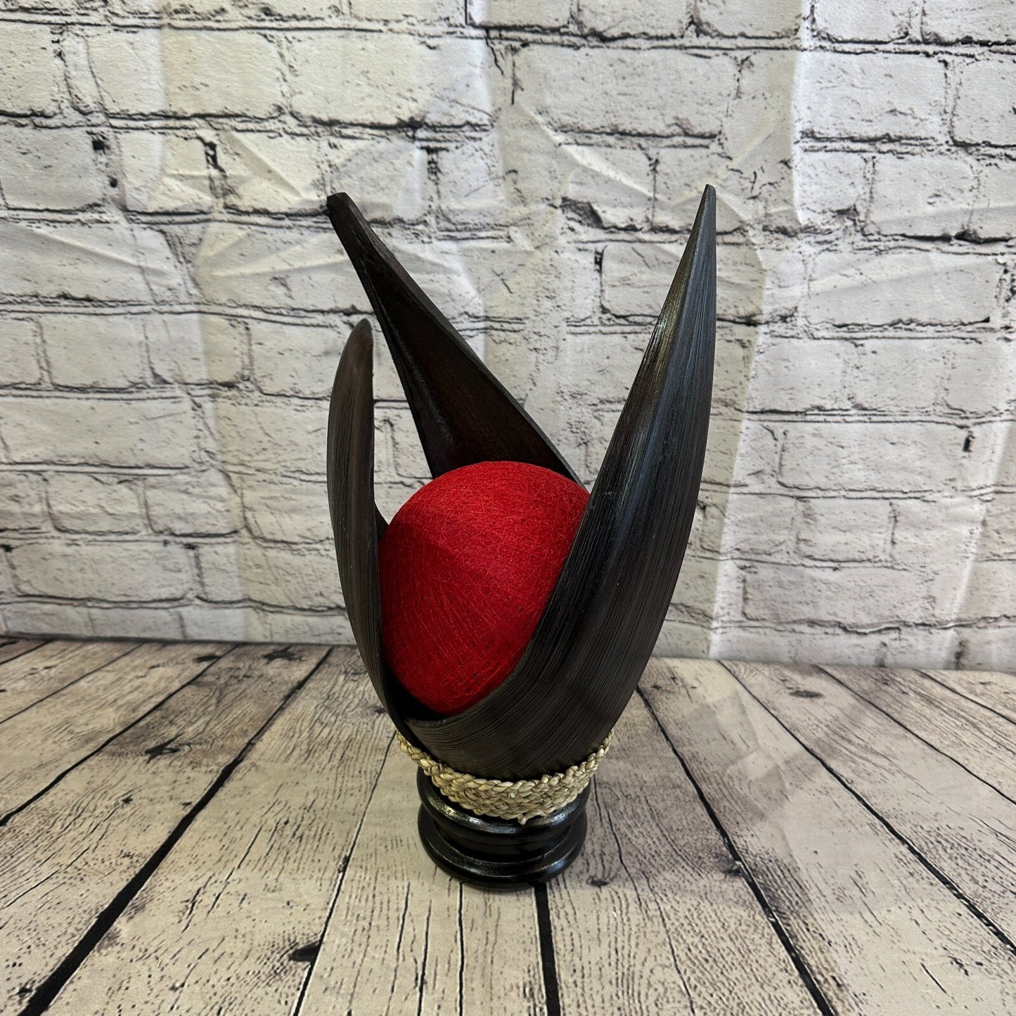 Red Dark Brown Natural 40cm Tall Leaf Lamp Twist LED UK Mains Plug Design 1